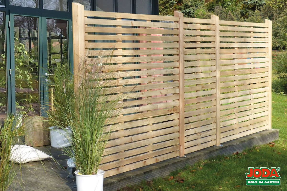 Gartensichtschutz mit trendigem Rhombuszaun