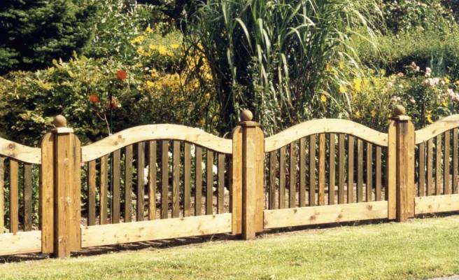 Vorgartenzaun in klassischer Handwerkstradition