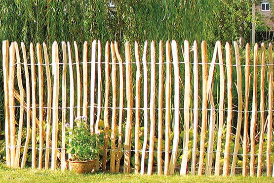 Rollzaun Haselnuss Staketenabstand ca. 3-4 cm 