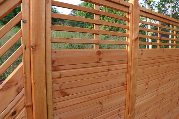 Sichtschutzzaun Bonn Pinie mit Ziergitter 