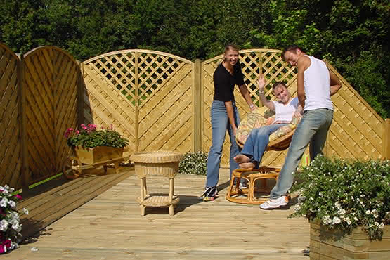 Sichtschutz Sontegro 180x180/161 cm mit Rankgitter KDI Struktur 180 x 180/161 cm mit Rankgitter | KDI Struktur