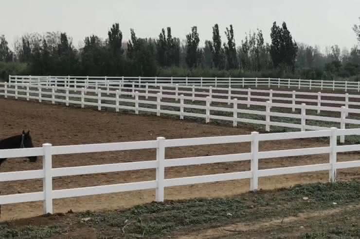 Koppelzaun Kunststoff aus hochwertigem PVC 