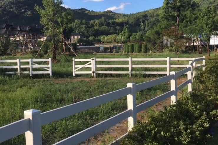 Koppelzaun Kunststoff aus hochwertigem PVC 