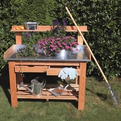 Gärtnertisch aus Lärche/ Douglasie mit Metall-Arbeitsplatte 