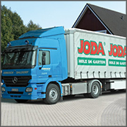 Blauer LKW von Jorkisch mit Joda®-Aufdruck