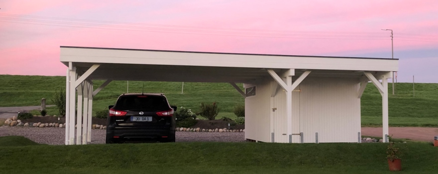 Doppelcarport in weißt mit Geräteraum am Deich Doppelcarport in weißt mit Geräteraum am Deich